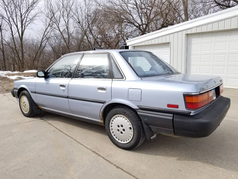 Illustration for article titled At $2,900, Could This 1988 Toyota Camry AllTrac Be All That?